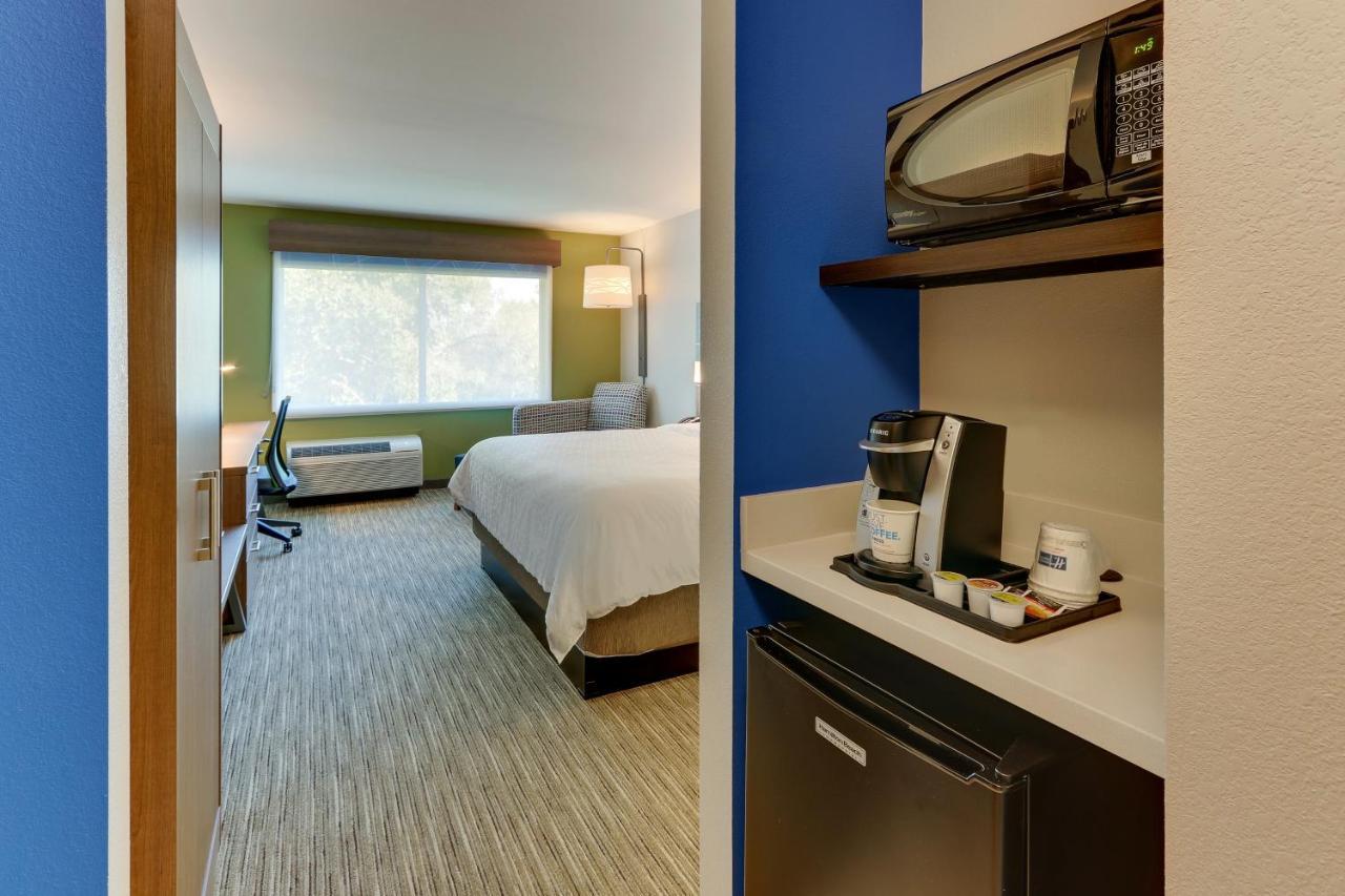Holiday Inn Express & Suites - Roanoke - Civic Center Εξωτερικό φωτογραφία
