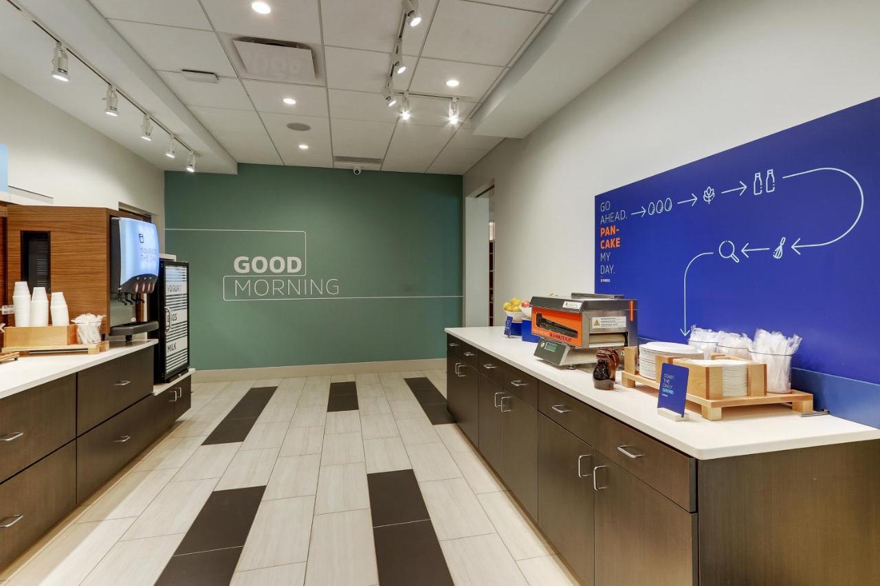 Holiday Inn Express & Suites - Roanoke - Civic Center Εξωτερικό φωτογραφία