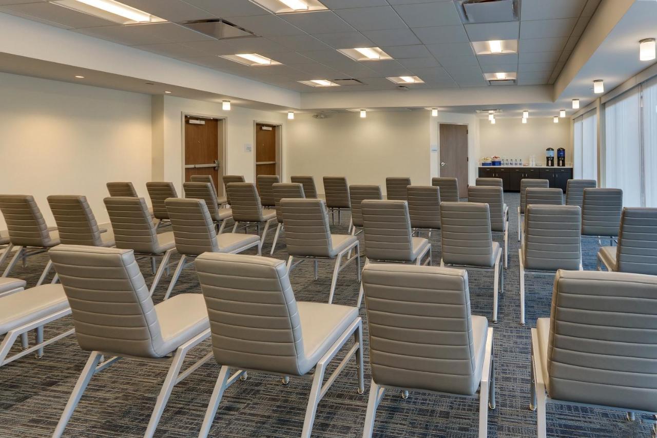 Holiday Inn Express & Suites - Roanoke - Civic Center Εξωτερικό φωτογραφία