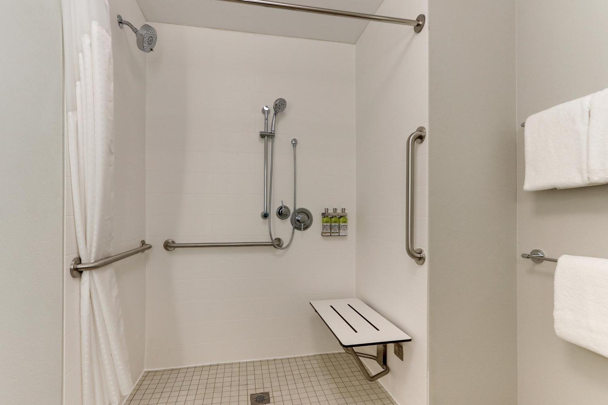 Holiday Inn Express & Suites - Roanoke - Civic Center Εξωτερικό φωτογραφία